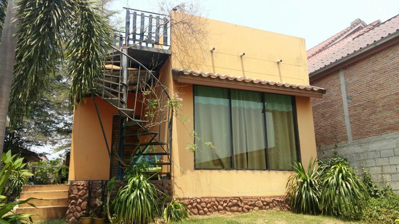Baan Din Baramee Resort Kamphaeng Phet Ngoại thất bức ảnh
