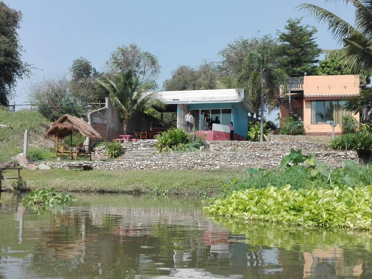 Baan Din Baramee Resort Kamphaeng Phet Ngoại thất bức ảnh